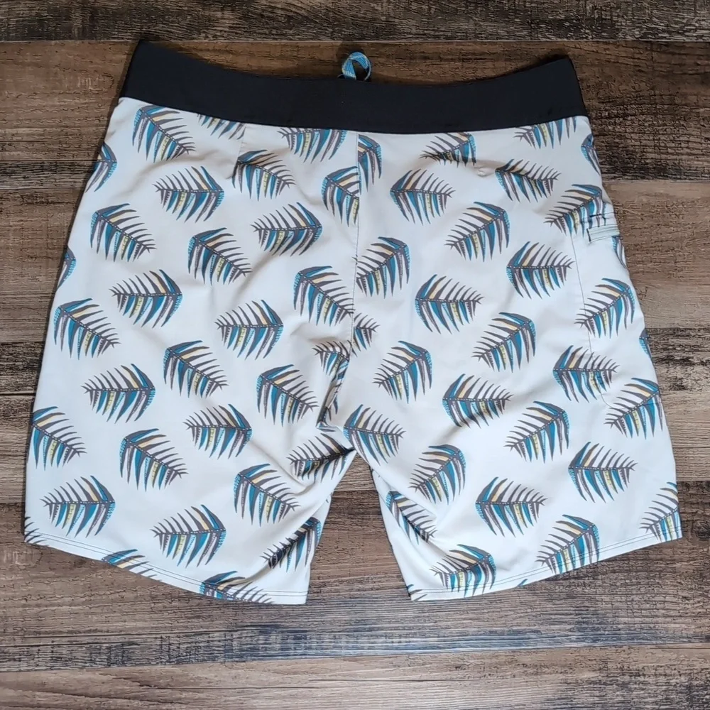 Patagonia Stretch Planing Boardshorts Size 35 In Fishbone Patterned Off-white